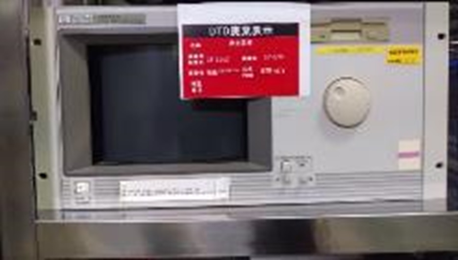 15851 001