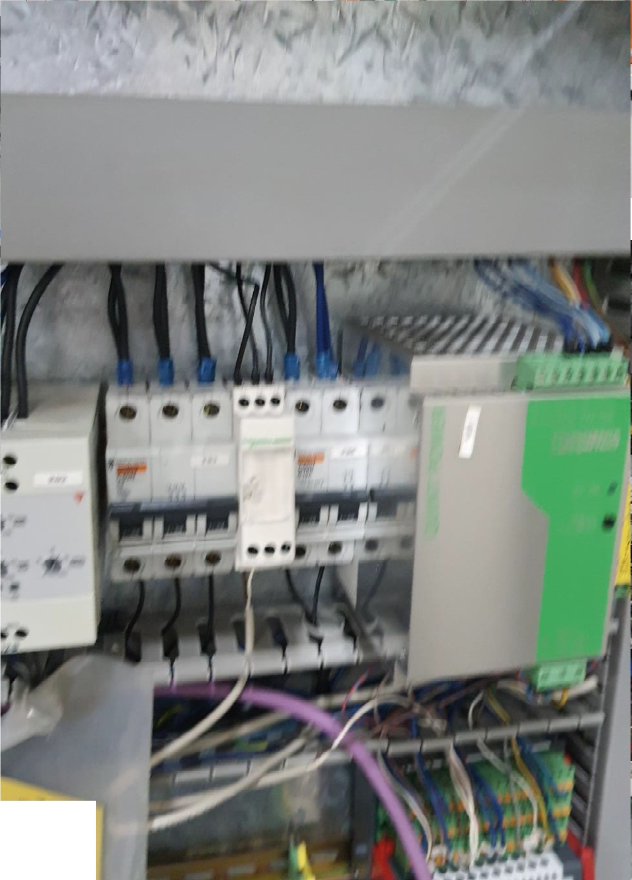 8561 038