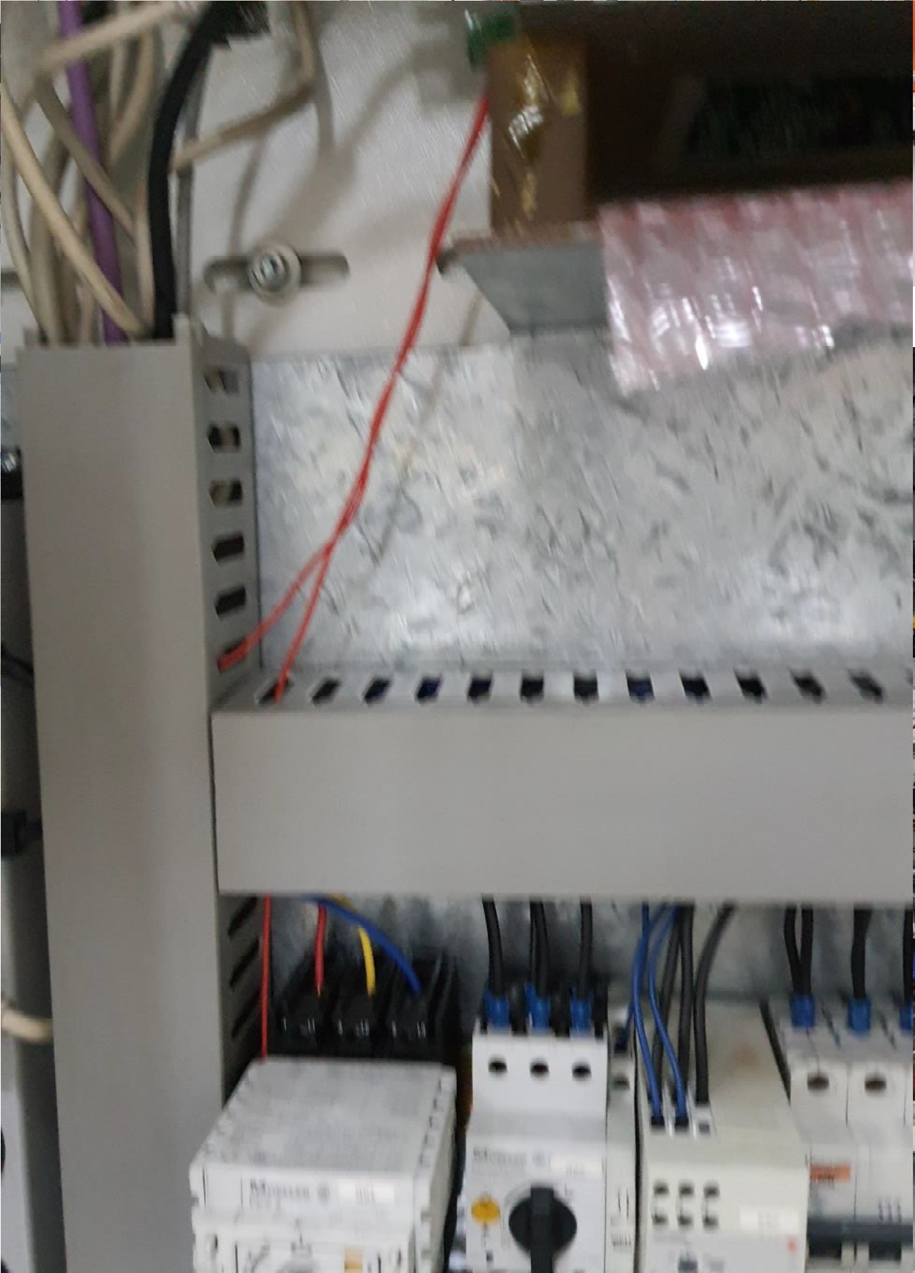 8561 039